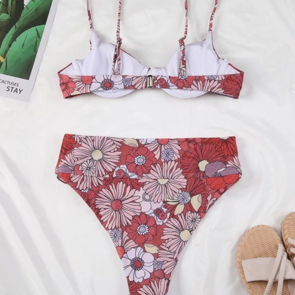 Bikini set! - Picture 3 of 5